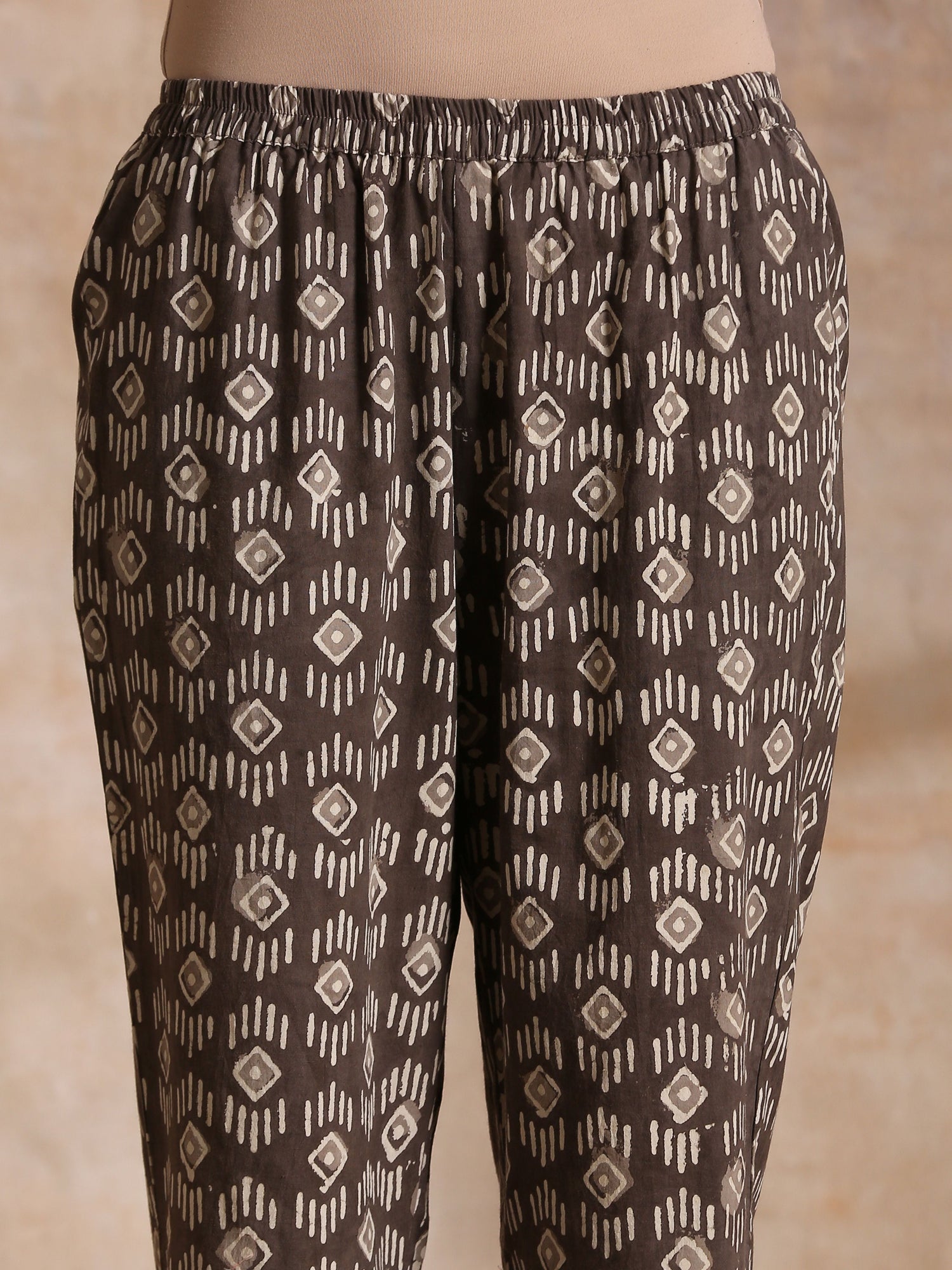 Clay Dabu Buta Print Cotton Front Neck Gathered Kurta Pant Set