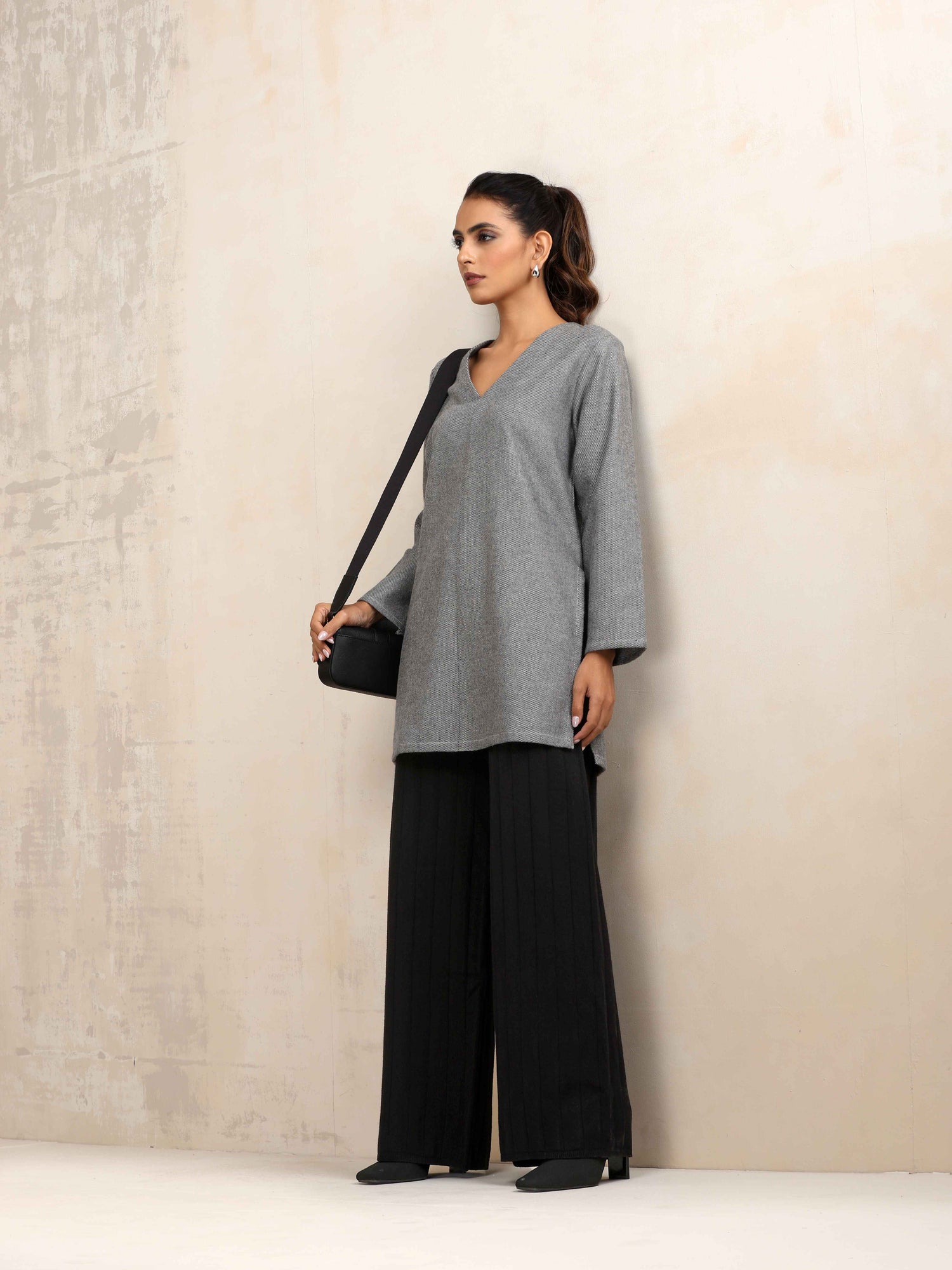 trueBrowns Grey Winter High Slit Top