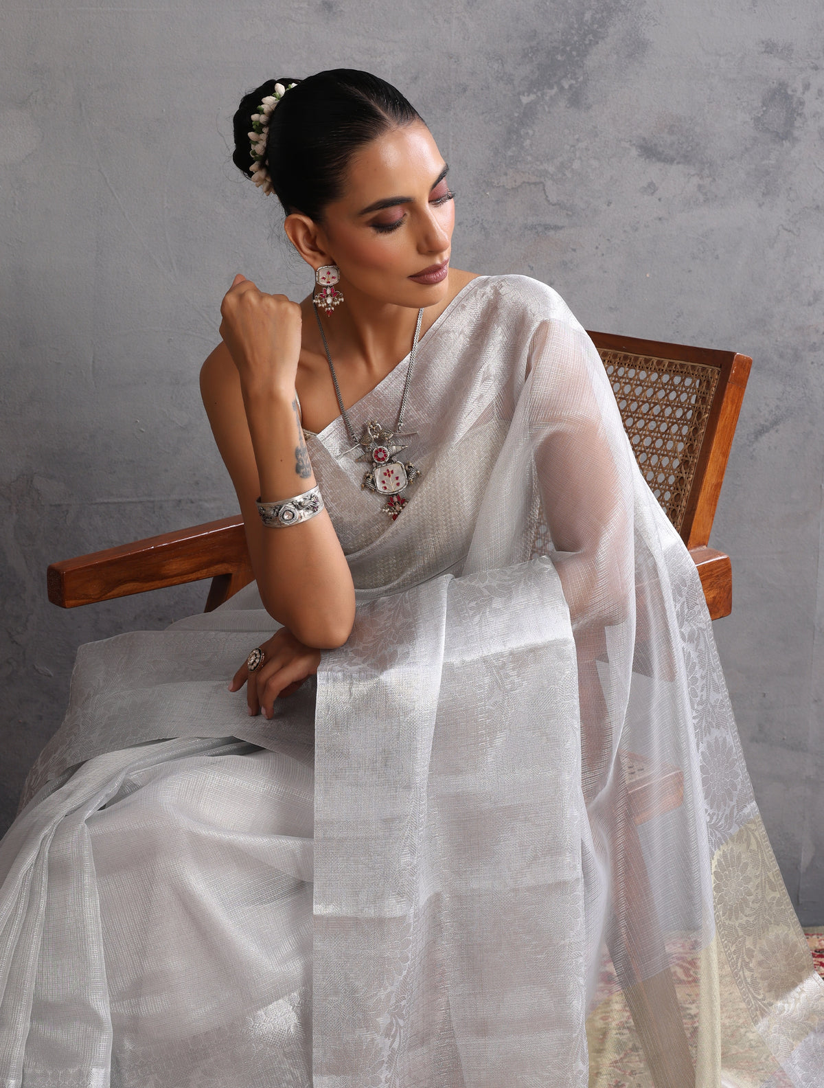 trueBrowns Silver Weave Kota Tissue Handloom Saree With Unstitched Blouse