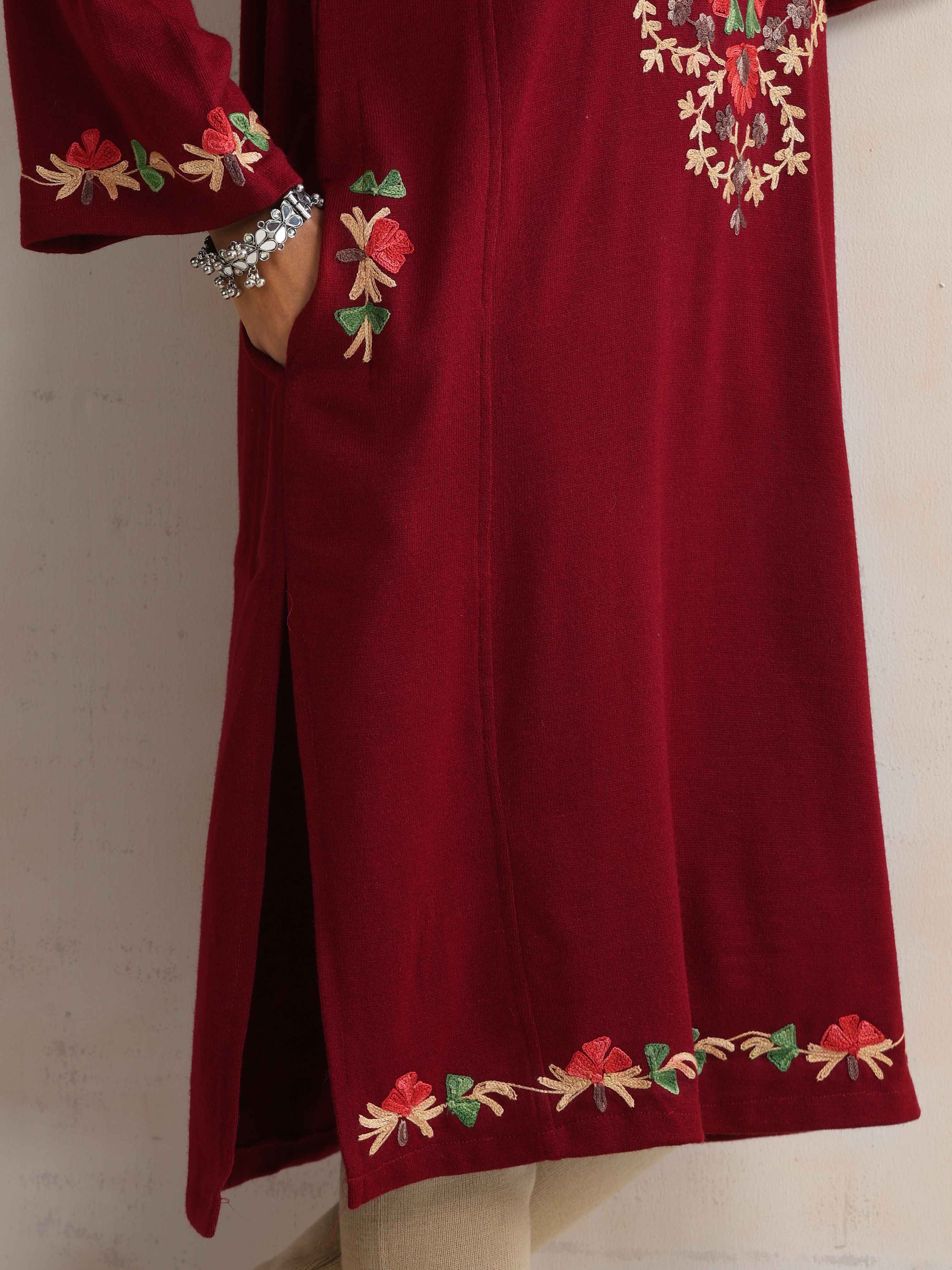 trueBrowns Maroon Kashmiri Embroidered Woollen Phiran Kurta