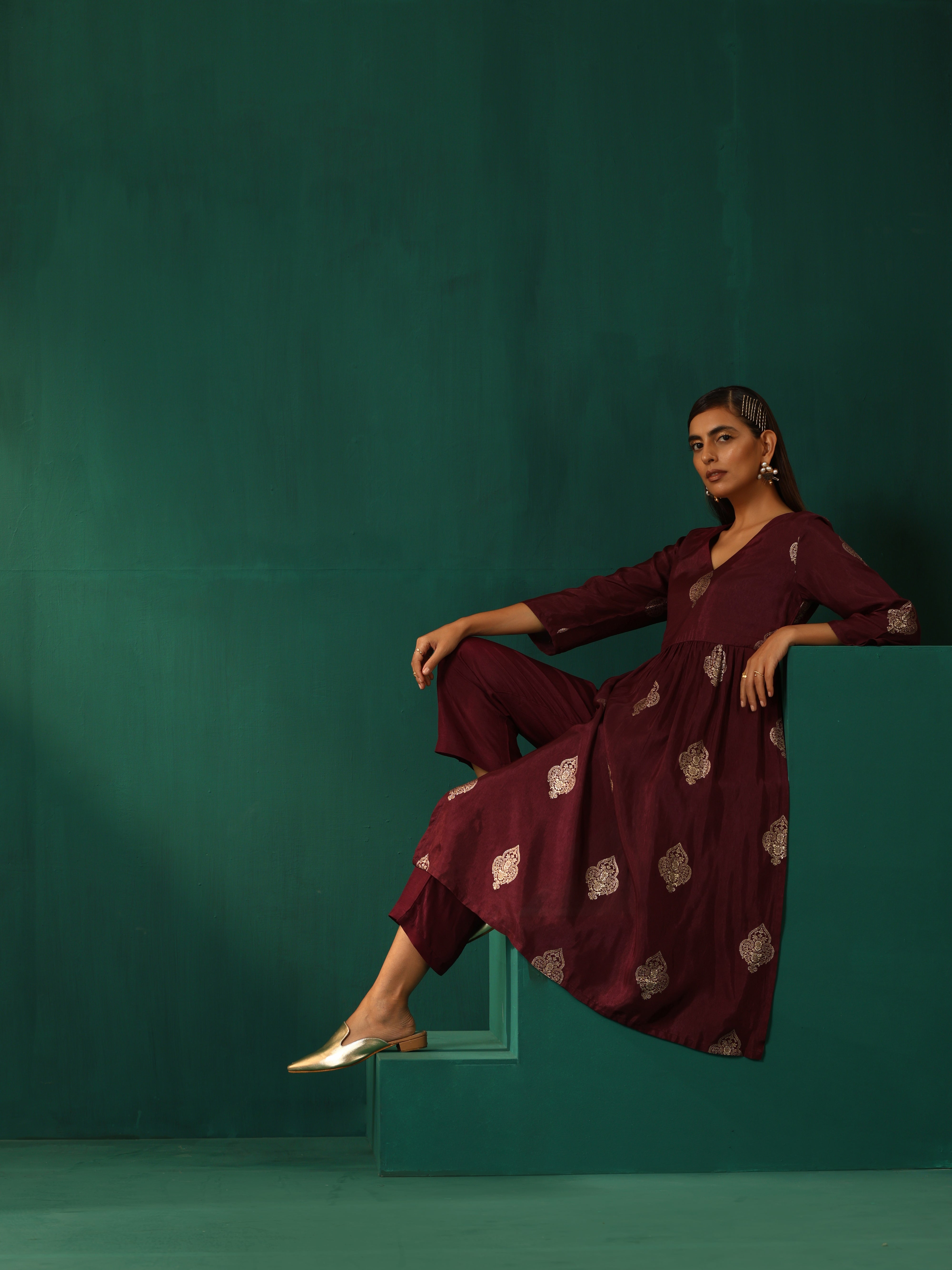 trueBrowns Wine Geometric Viscose Silk Slit Kurta Pant Set