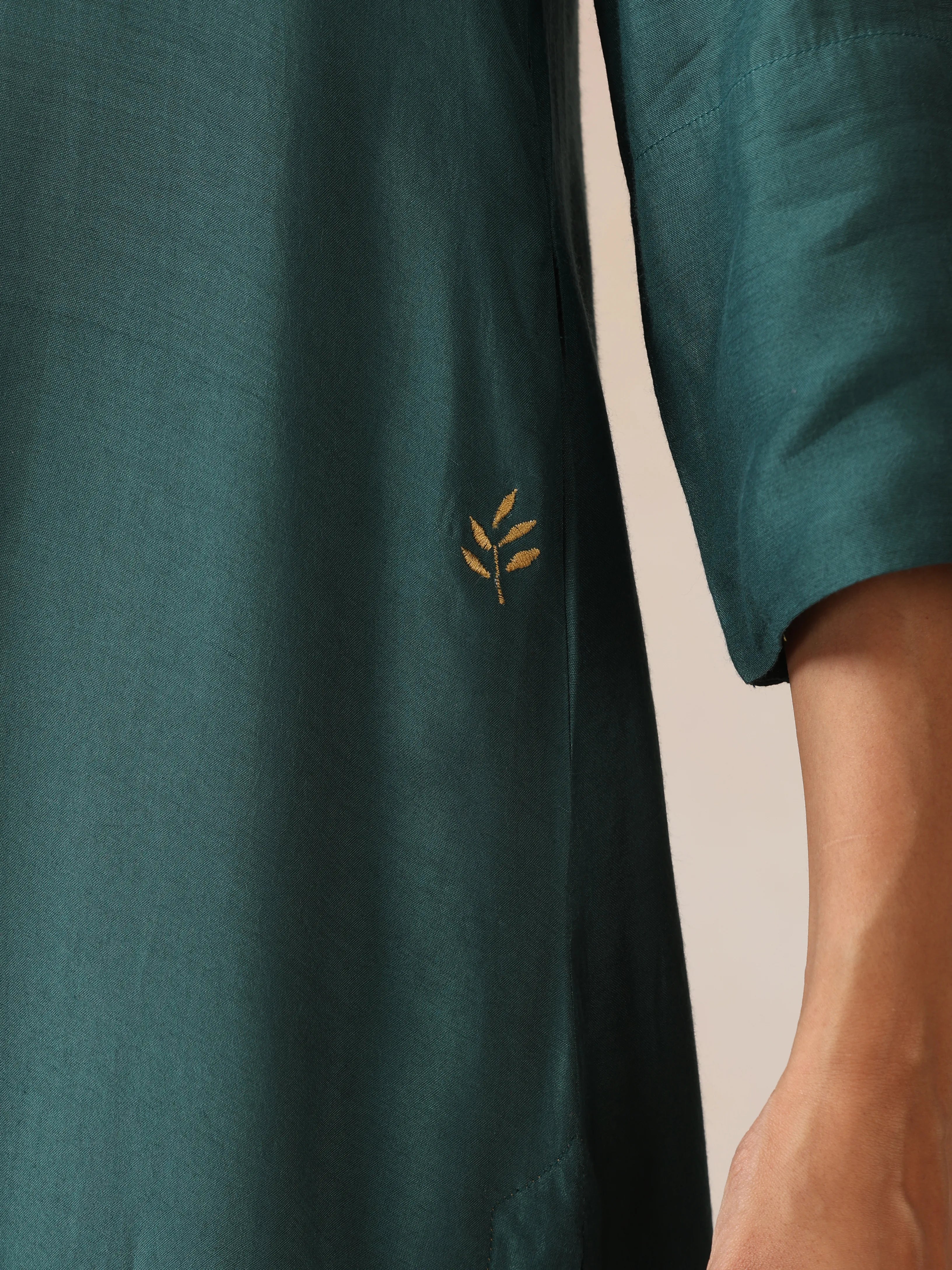 trueBrowns Dark Green Gold Foil Print Muslin Silk Kurta Set