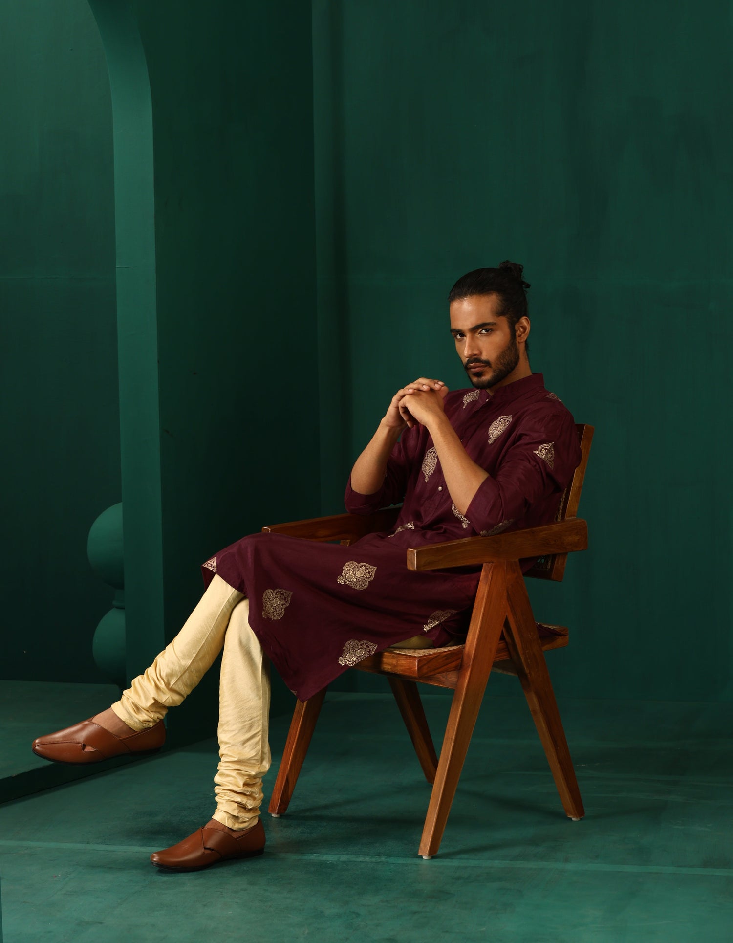 trueBrowns Men Wine Geometric Viscose Silk Long Kurta