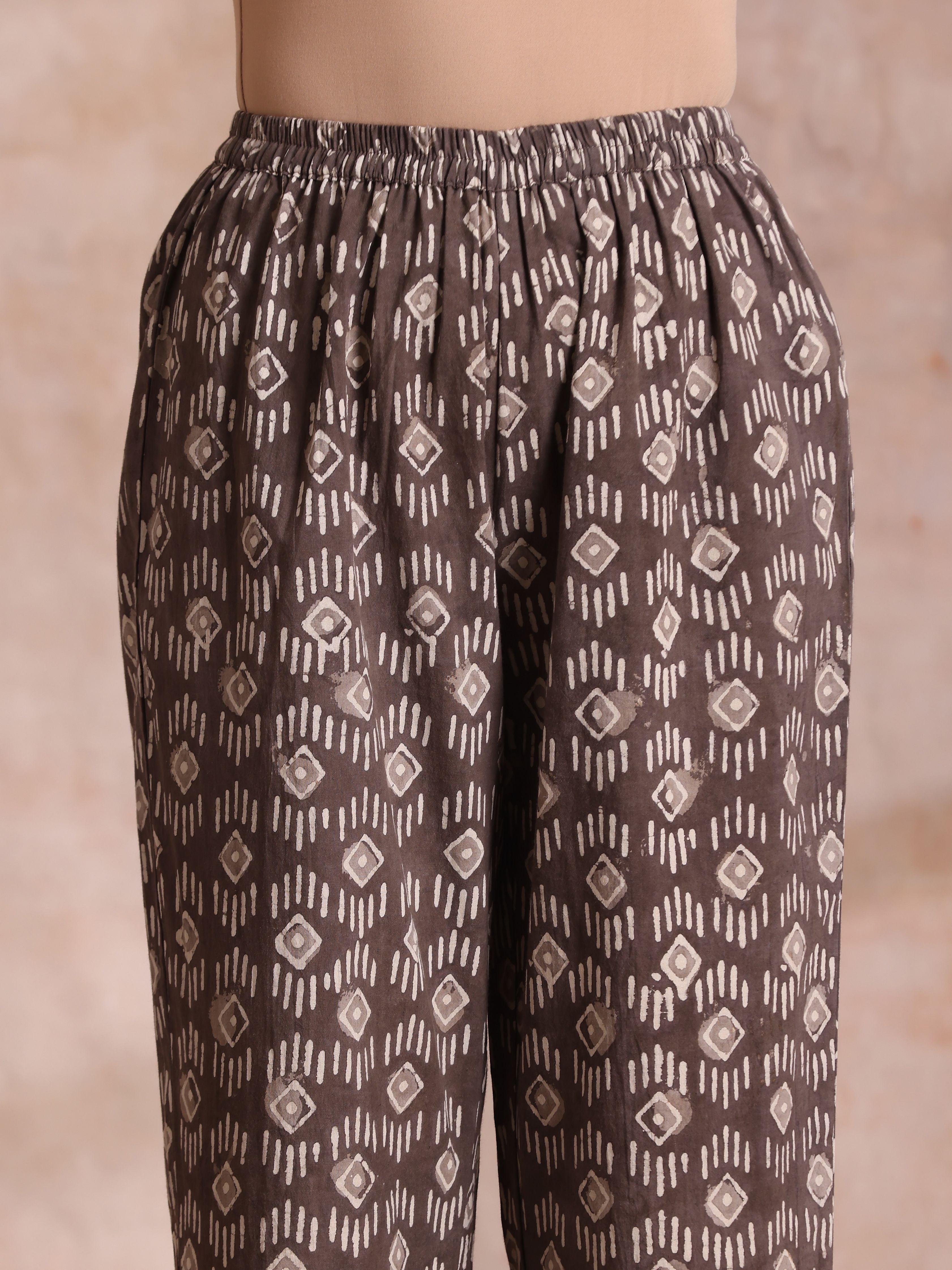 Clay Dabu Geometric Print Cotton Pleated Co-Ord Set