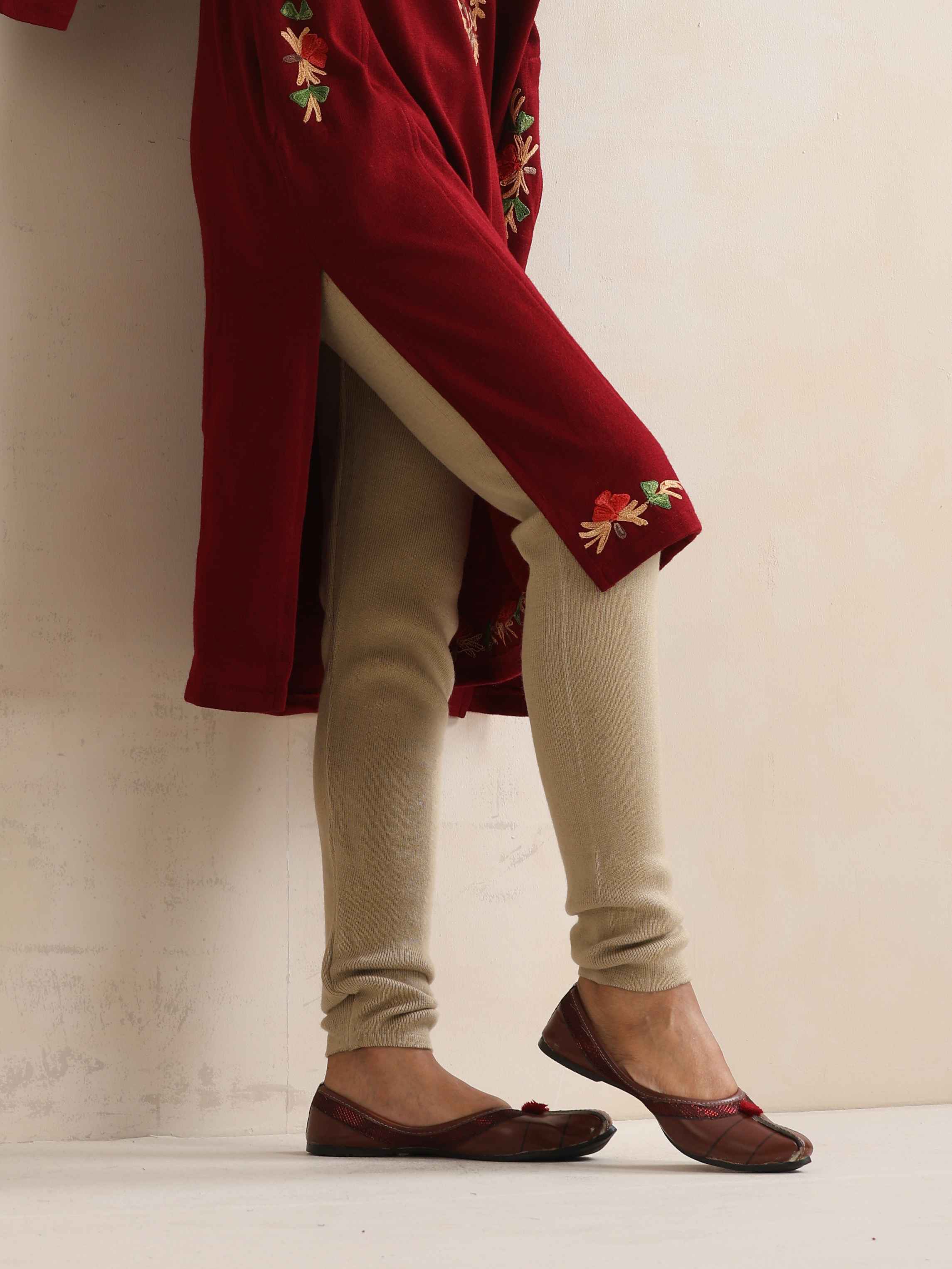 trueBrowns Maroon Kashmiri Embroidered Woollen Phiran Kurta
