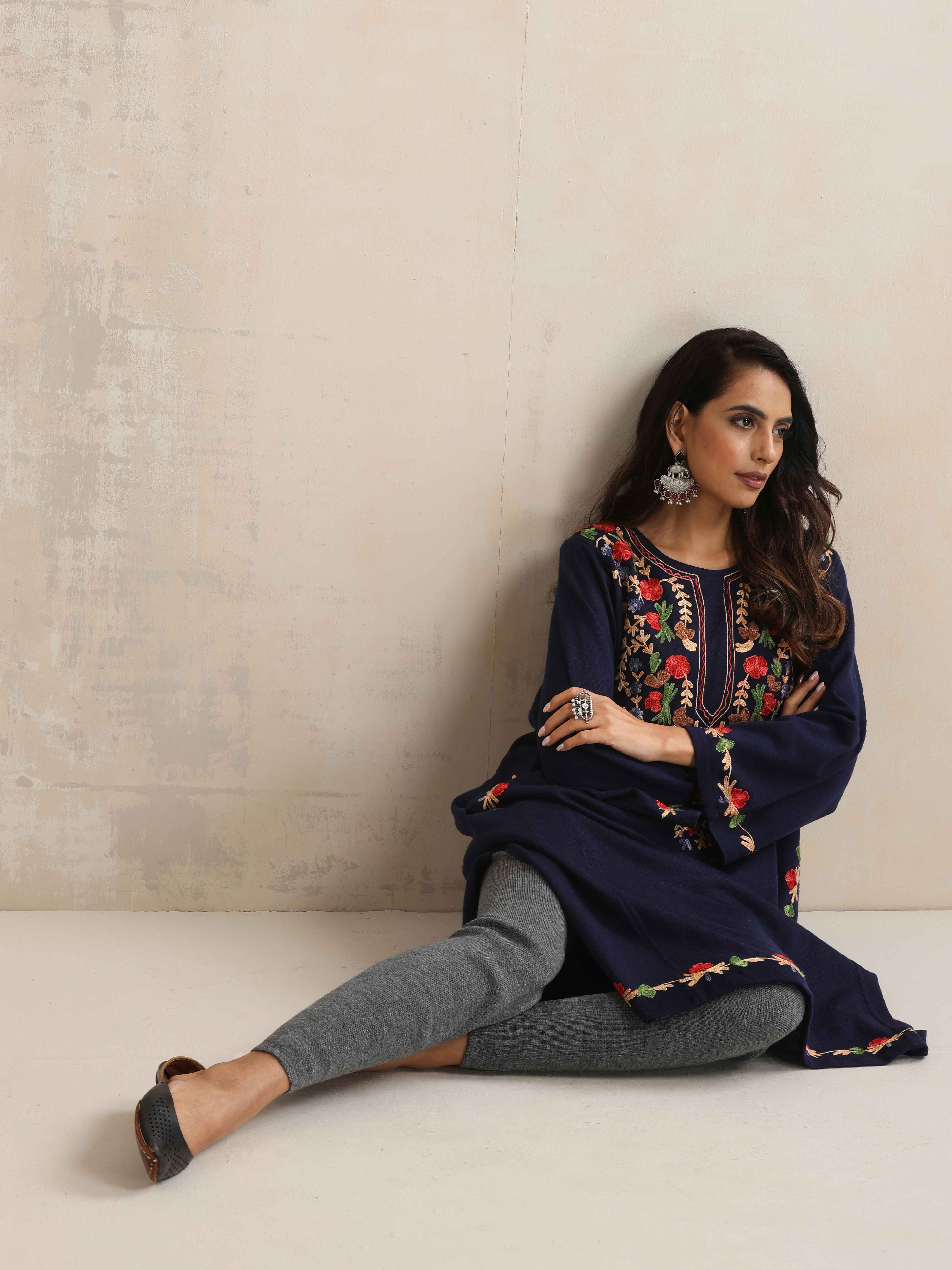 trueBrowns Blue Kashmiri Embroidered Woollen Phiran Kurta