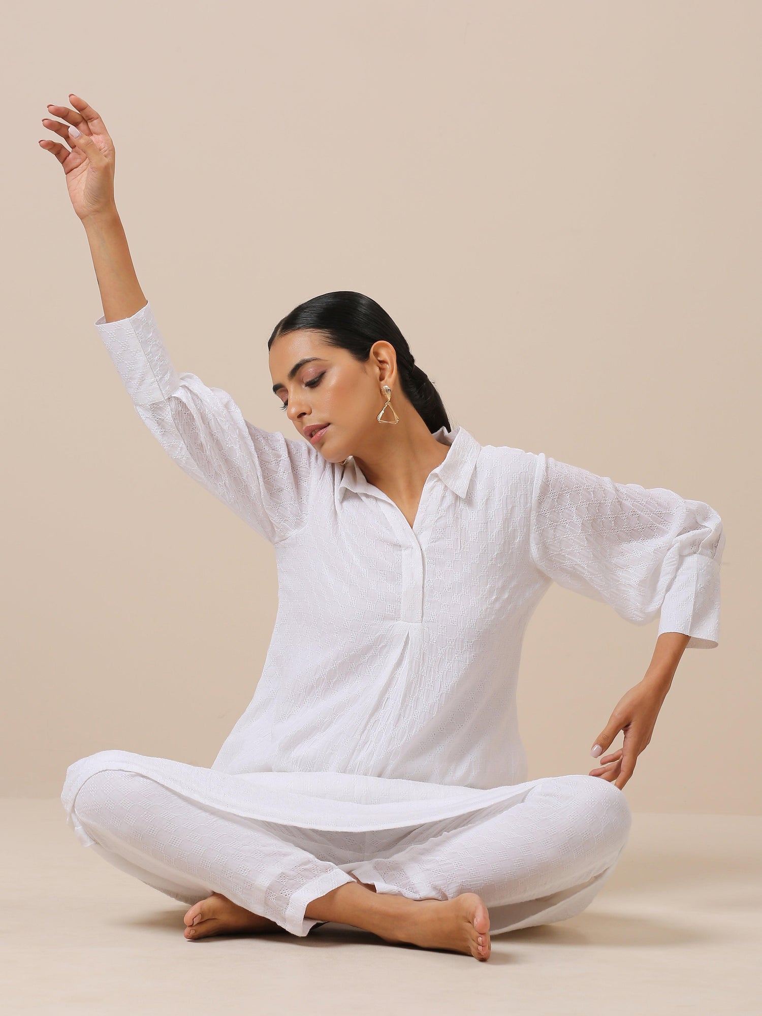 Cotton White Weave Collar Kurta Pant Set - trueBrowns