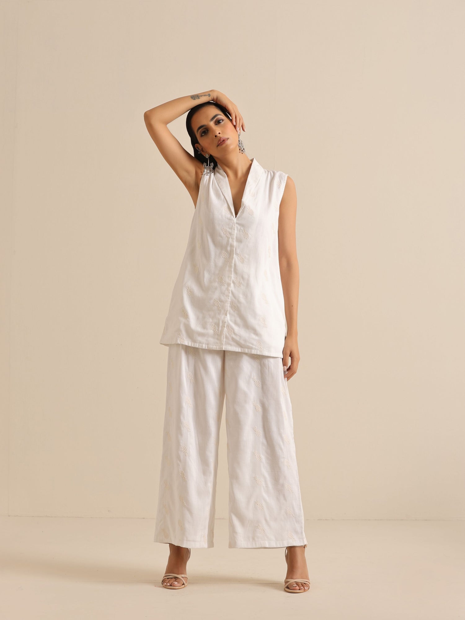 White Pineapple Sleeveless Jacket Pant Set
