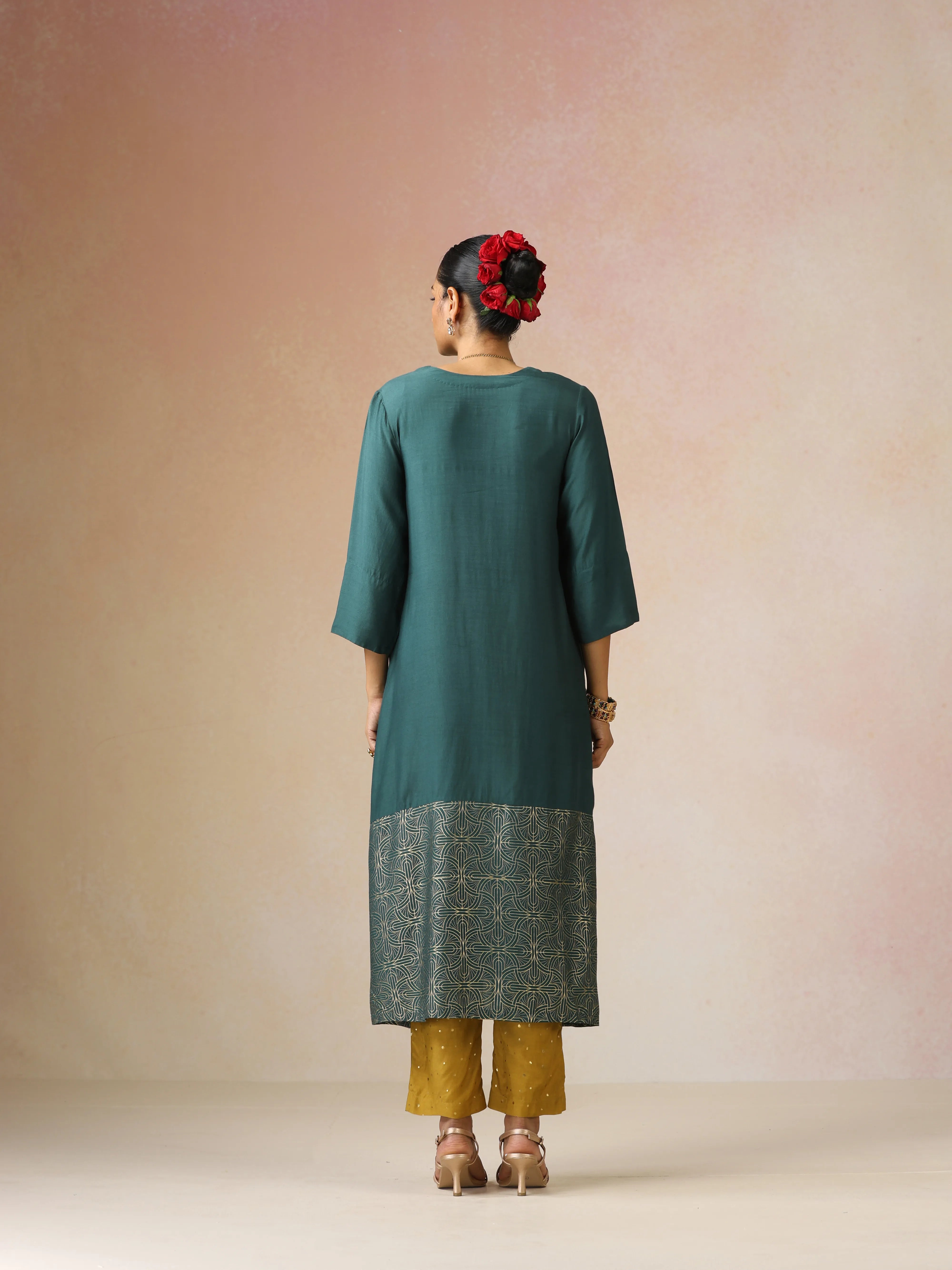 trueBrowns Dark Green Gold Foil Print Muslin Silk Kurta Set