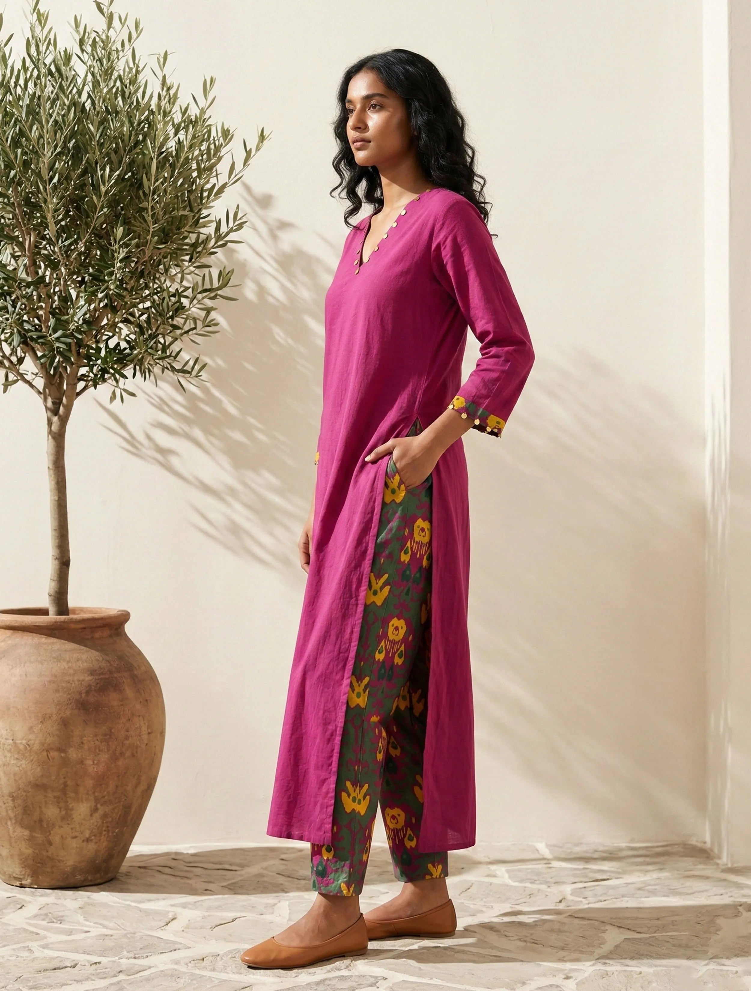 trueBrowns Magenta Cotton Straight High-Slit Kurta Set