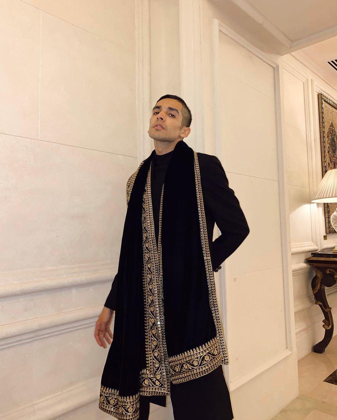 Black Velvet Embroidered Lace Shawl - trueBrowns