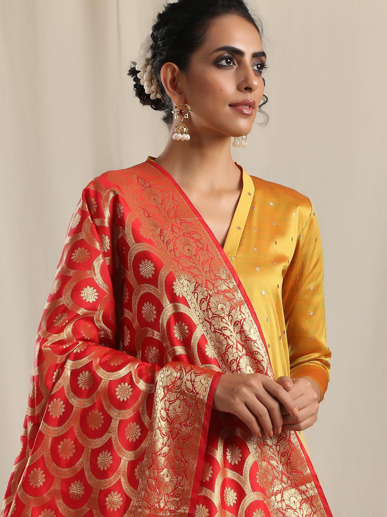 Red Brocade Dupatta - trueBrowns