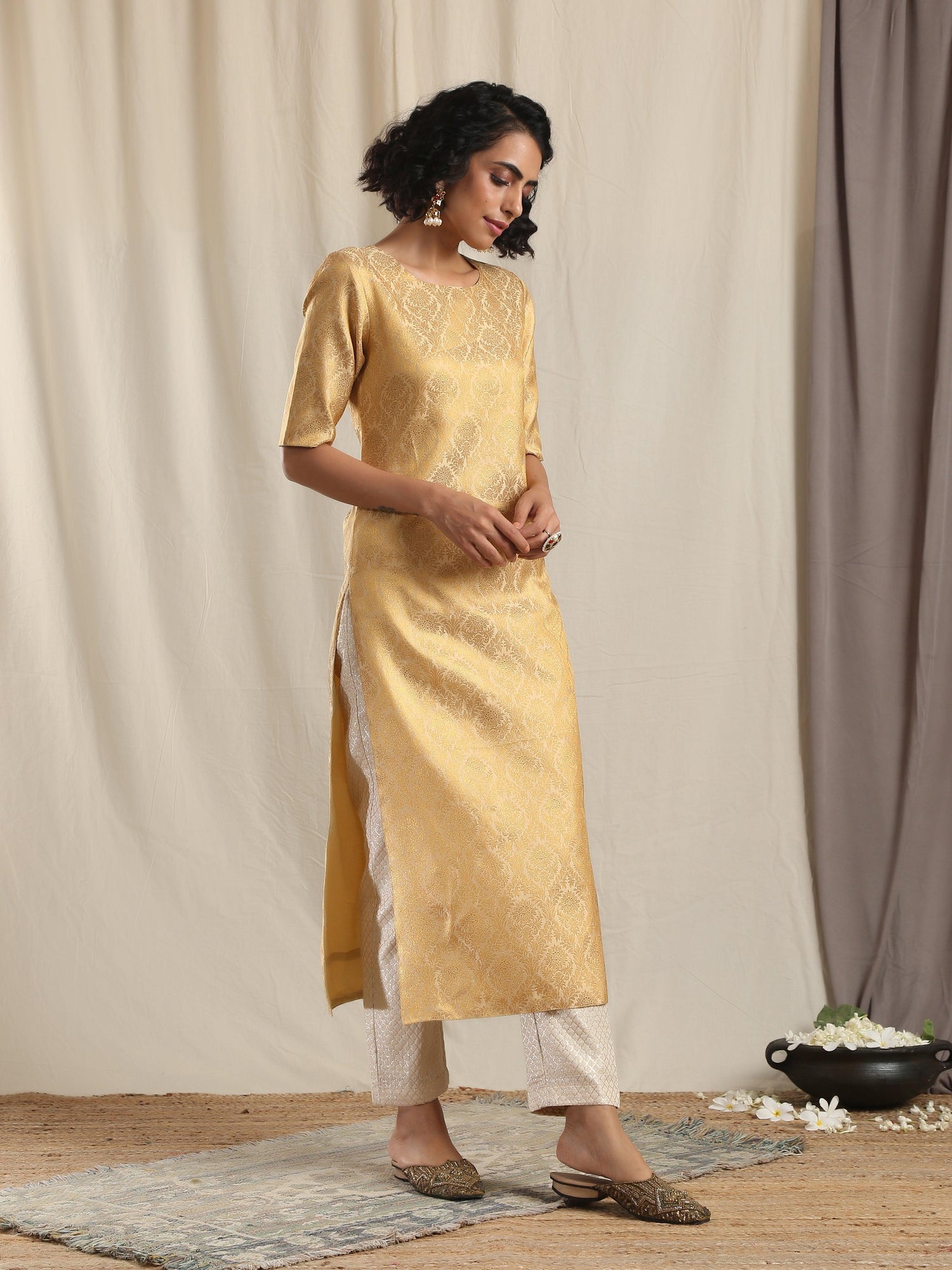 Gold Brocade Slit Kurta - trueBrowns