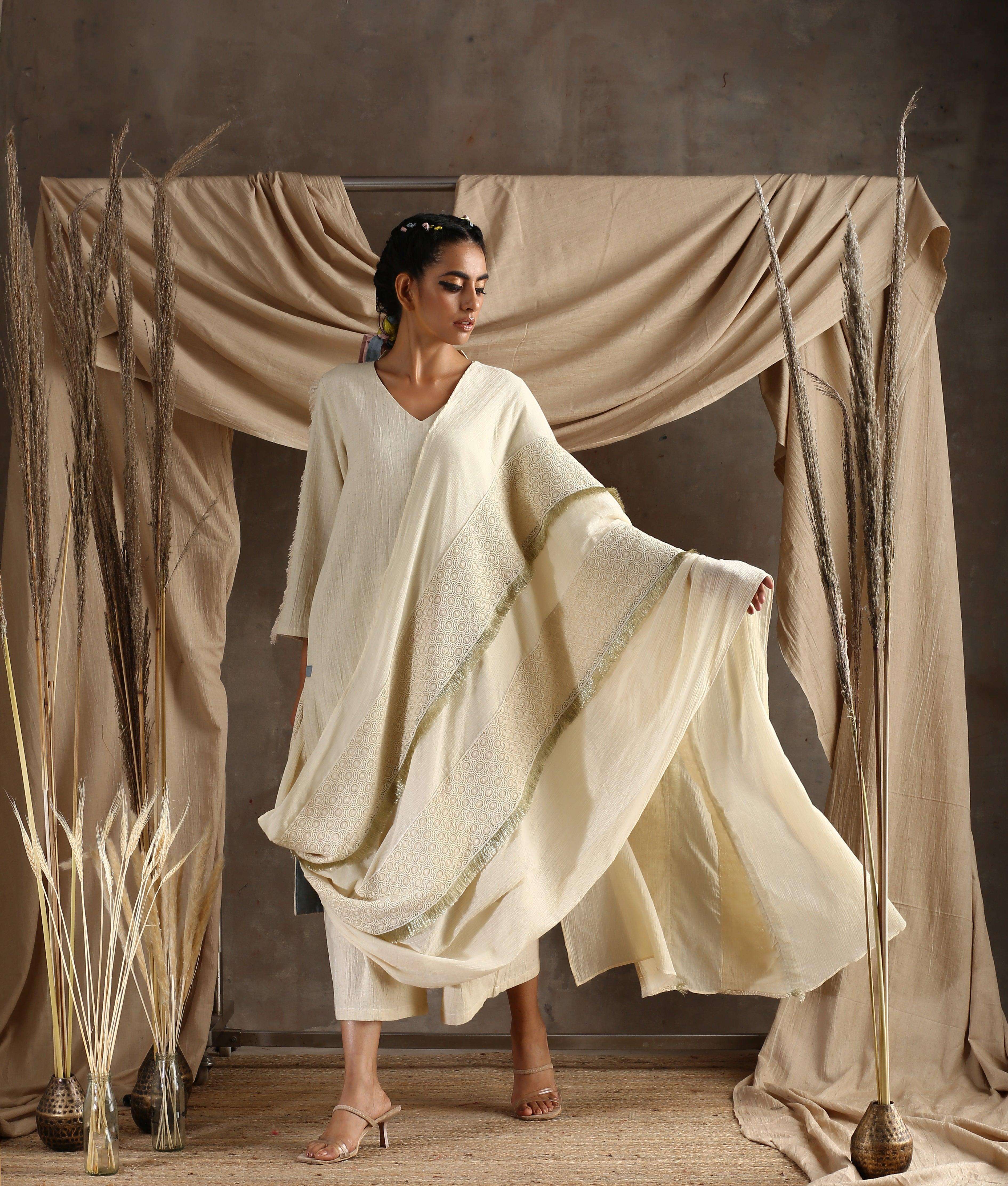 Ivory Pure Cotton Lace Saree - trueBrowns