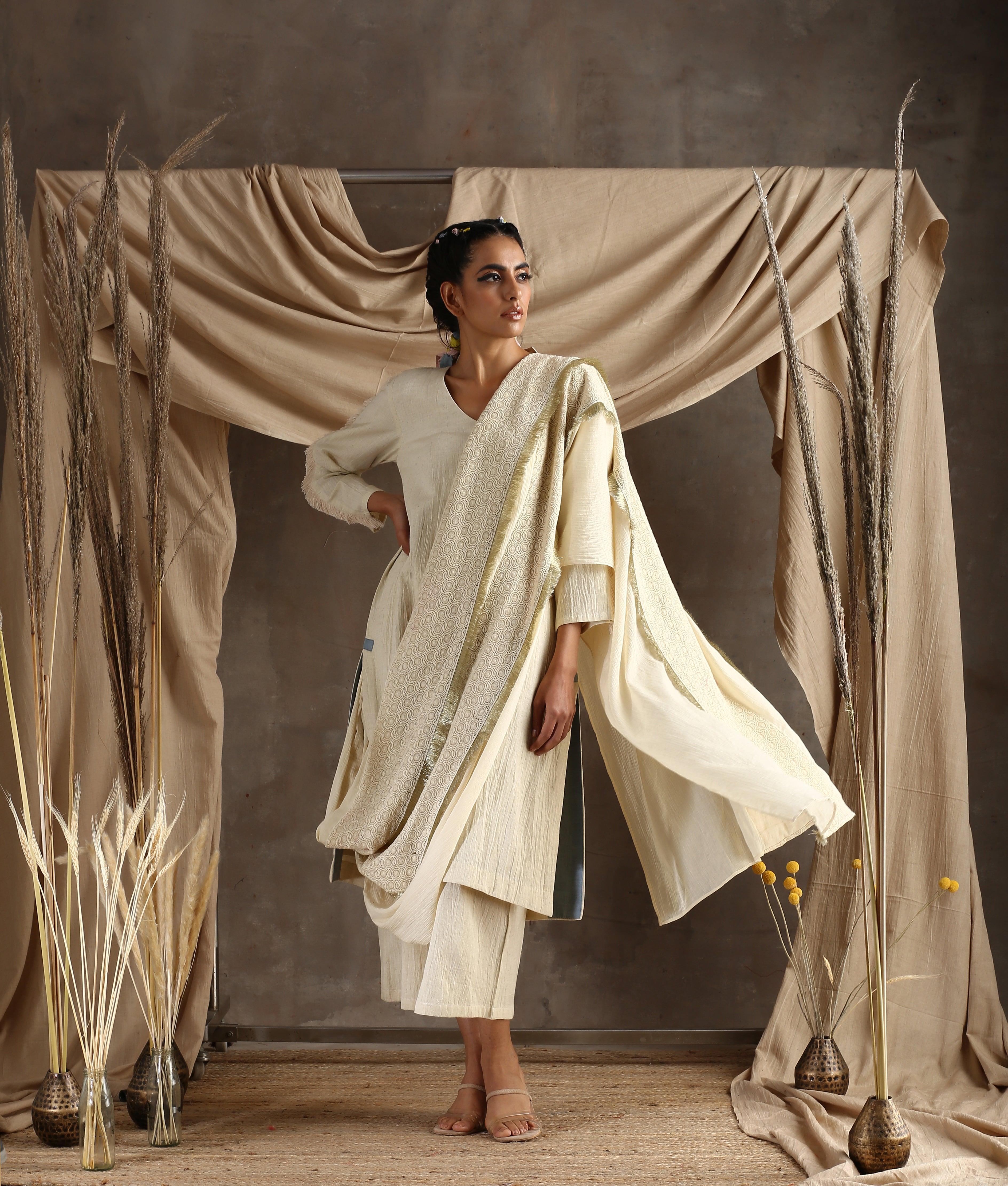 Ivory Pure Cotton Lace Saree - trueBrowns
