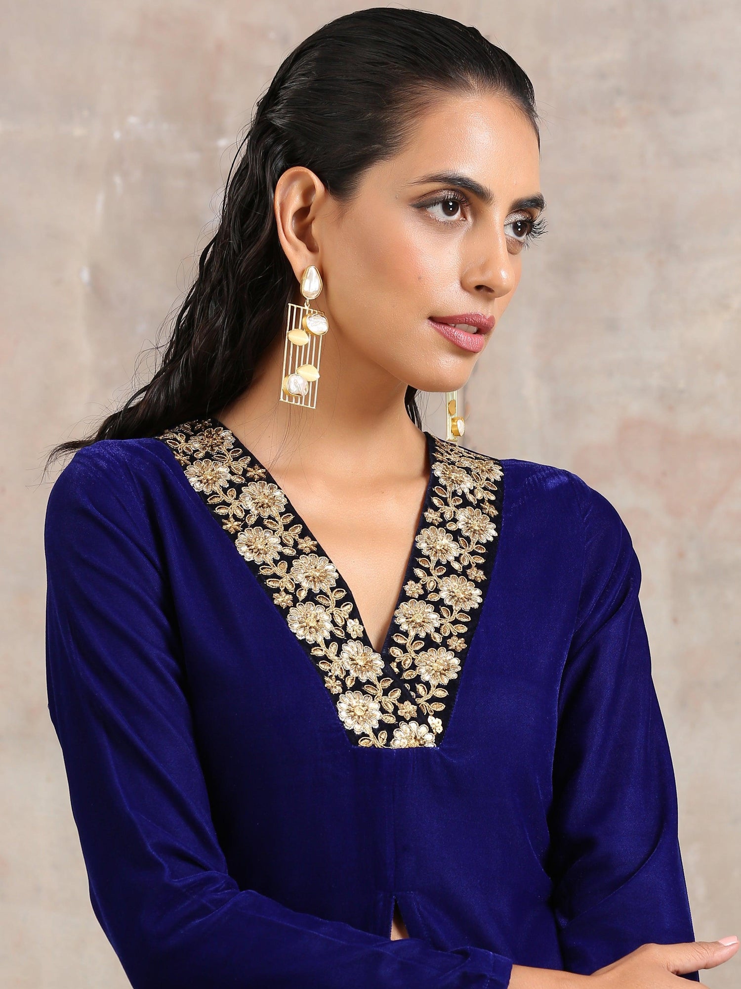 Blue Velvet Front Slit Kurta - trueBrowns
