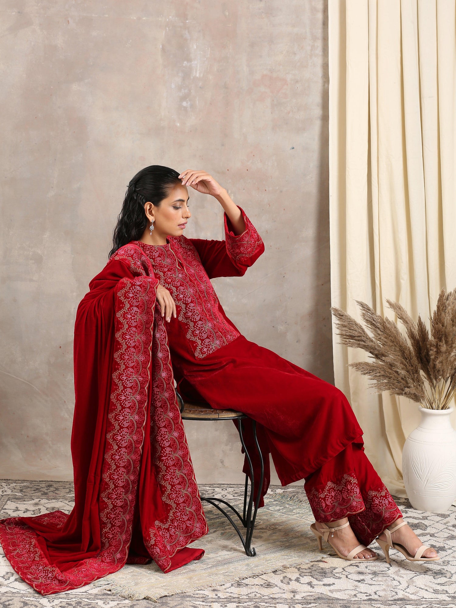 Red Velvet Embroidered Slit Kurta - trueBrowns