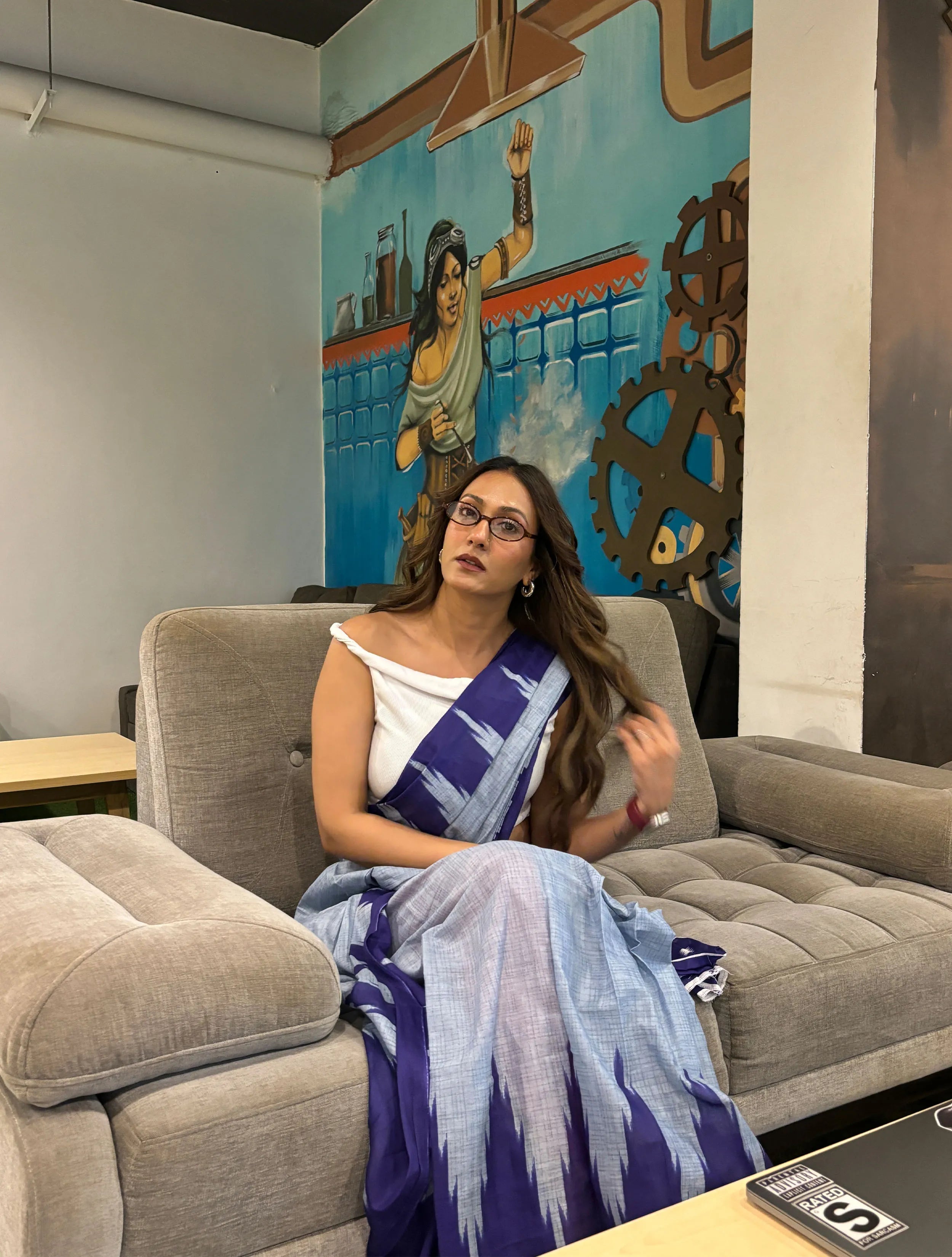 trueBrowns Grey Ikat Print Saree With unstitched Blouse