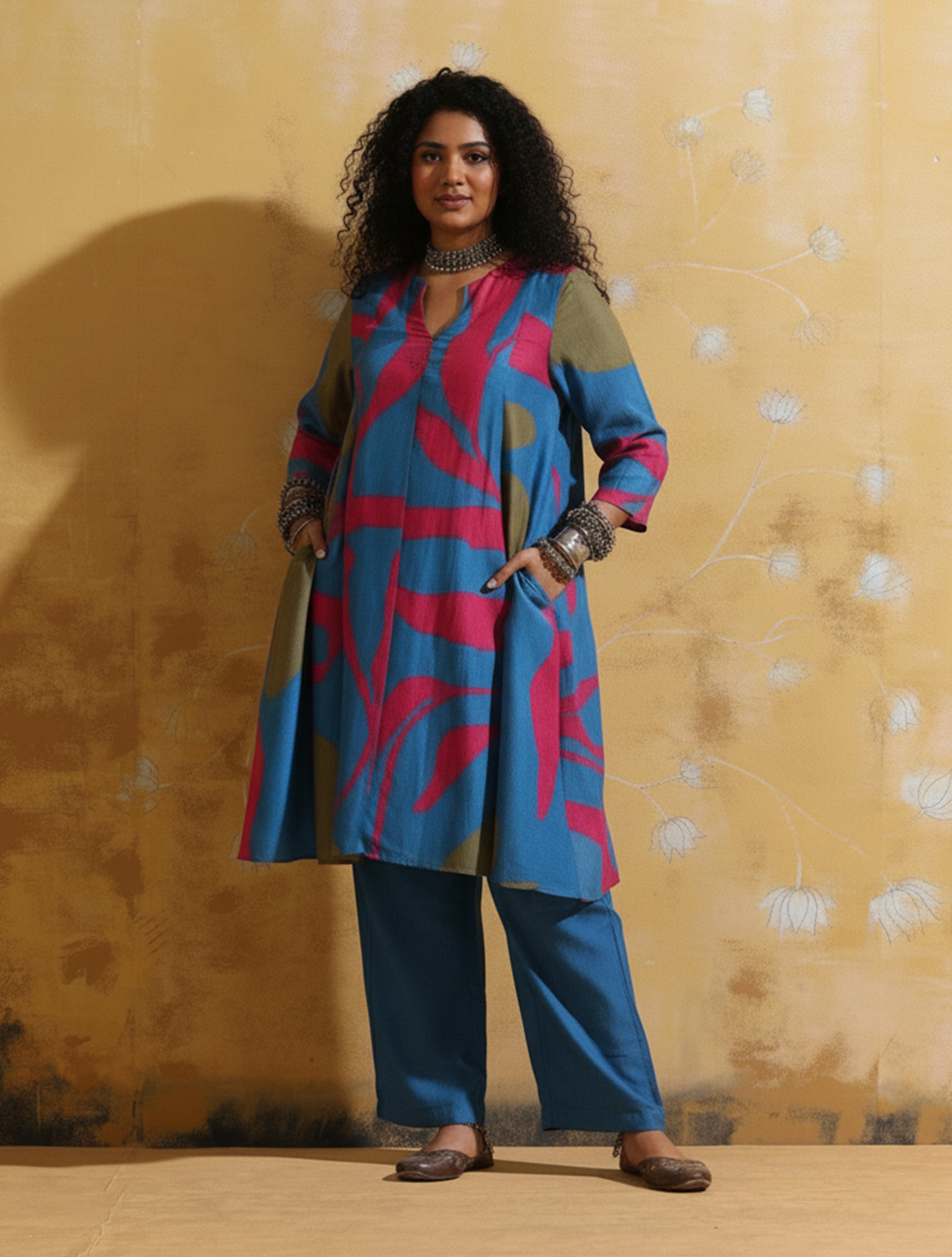 trueBrowns Blue Floral Print Muslin Silk Flared Kurta Co-ord Set