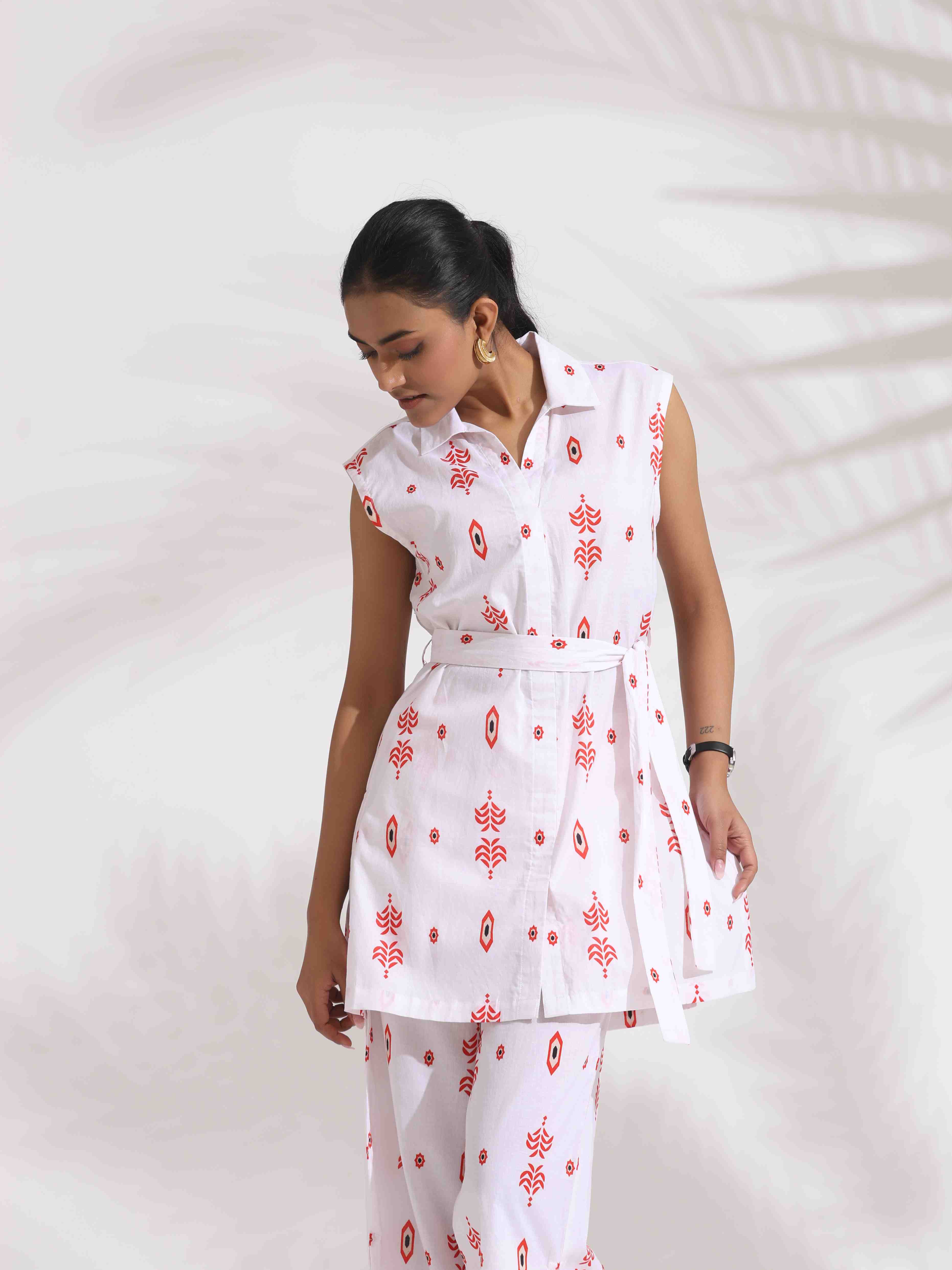 trueBrowns White Cotton Print Tie-up Top & Pants Co-ord Set