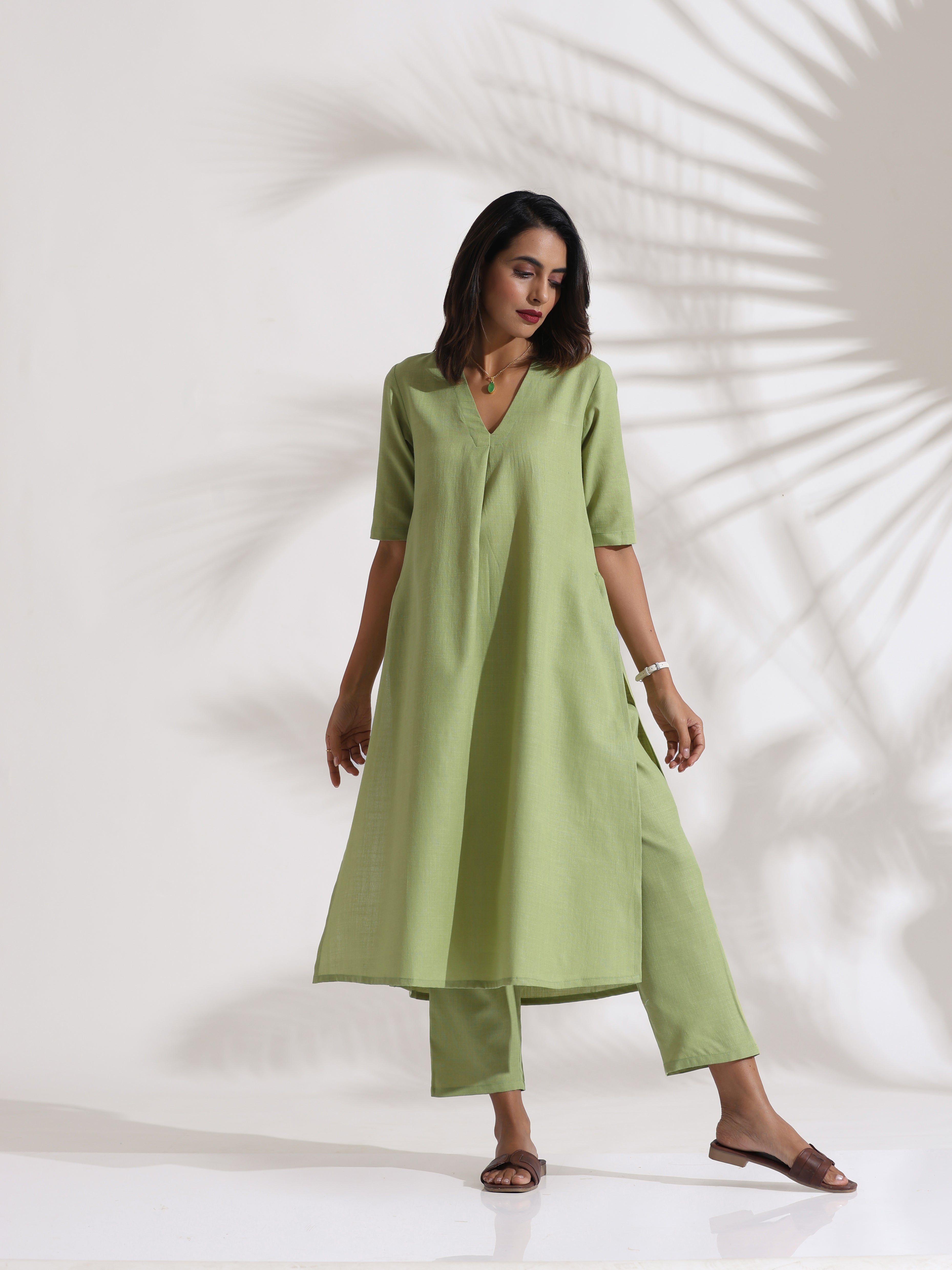 trueBrowns Green Slub Kurta Set