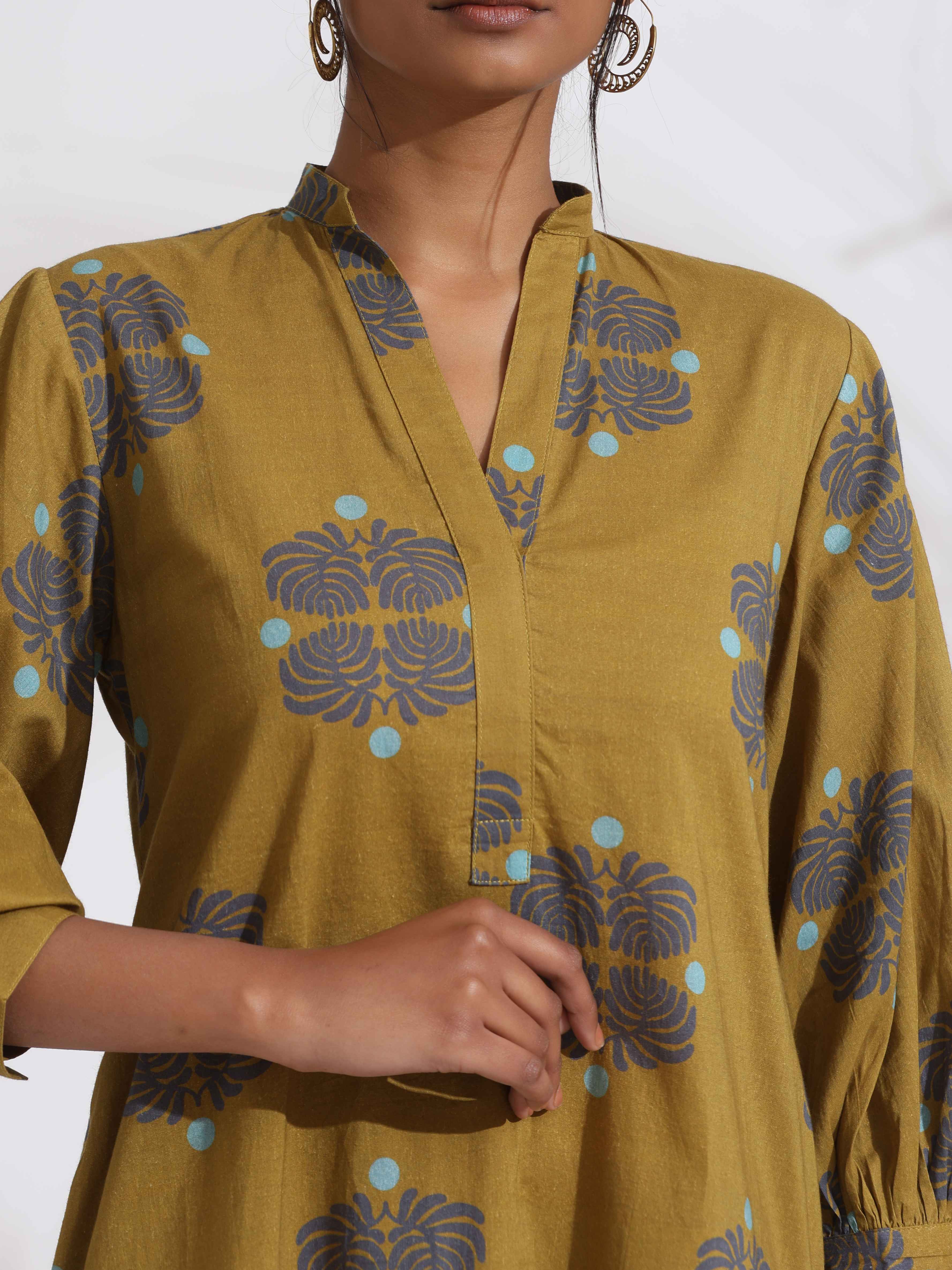 trueBrowns Green Cotton Print Straight Kurta Set