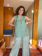 Light Green Bandhani Printed Silk Sleevesless Jacket Pant Set